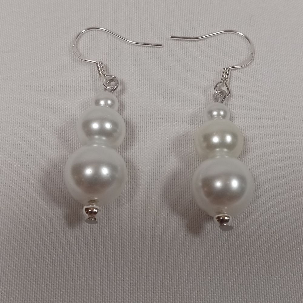 5/$25 Faux pearl bar earrings